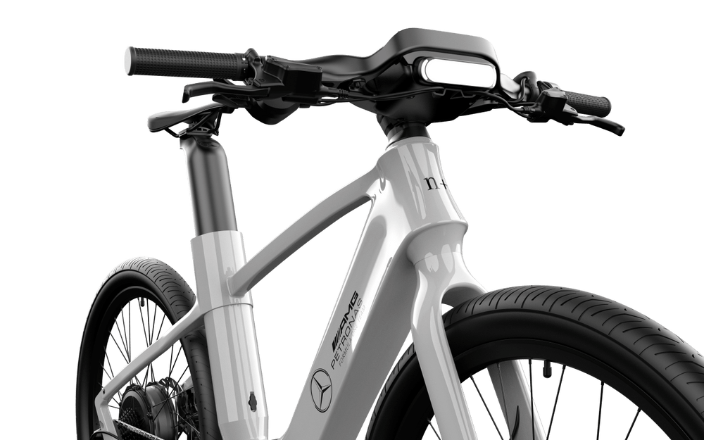 Mercedes - AMG PETRONAS F1® Team Rallye Edition 250 Electric Bike - Aimoptic